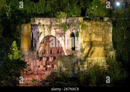 Pons Aemilius la nuit, Rome Italie Banque D'Images