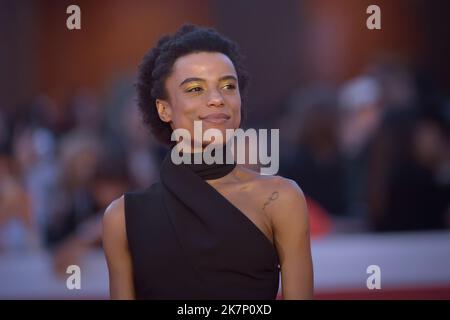 ROME, ITALIE - OCTOBRE 17: Lorena Cesarini assiste au tapis rouge de 'guerre - la Guerra Desiderata' lors du Festival du film de Rome 17th à l'Auditorium Parco Della Musica on 17 octobre 2022 à Rome, Italie. Banque D'Images