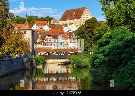 Schwäbisch Hall maisons à colombages de la ville du Moyen-âge à la rivière Kocher en Allemagne Banque D'Images