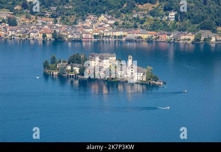 L'île Isola San Giulio sur le lac Lago d Orta. Banque D'Images