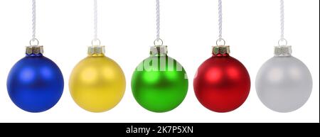 Ensemble de décoration de Noël ornement avec boules colorées beaucoup de boules isolées sur un fond blanc Banque D'Images