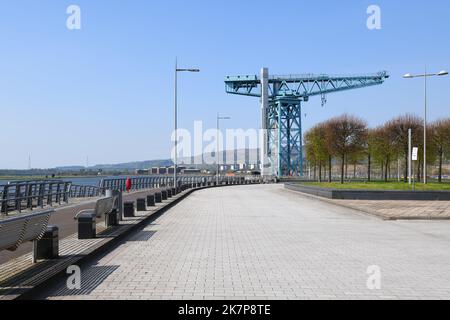 La grue Titan Crane est une grue cantilever de 150 pieds de haut située à Clydebank, dans le West Dunbartonshire, en Écosse, sur la rive de la Clyde près de Glasgow. Banque D'Images