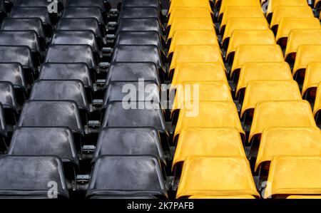 Sur les tribunes de signal Iduna Arena - le terrain de jeu officiel du FC Borussia Dortmund, Allemagne Banque D'Images