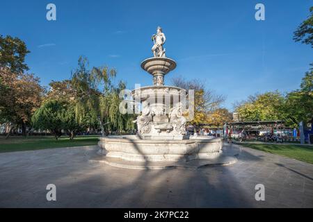 Fontaine de Danubius à la place Elizabeth - Budapest, Hongrie Banque D'Images