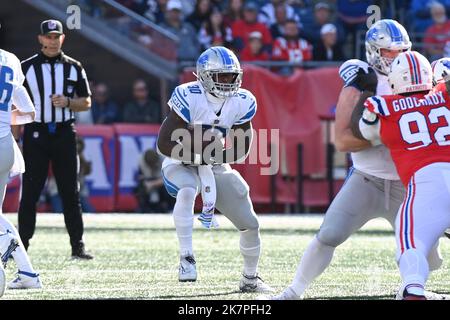 Foxborough, Massachusetts, États-Unis. 9th octobre 2022. Massachusetts, États-Unis; Detroit Lions en arrière Jamaal Williams (30) avec le ballon lors d'un match contre les New England Patriots à Foxborough, Massachusetts. Eric Canha/CSM/Alamy Live News Banque D'Images