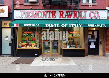 Piedmonte Ravioli, 190 Grand St, New York, New York, New York photo d'un magasin de pâtes dans le quartier de Little Italy à Manhattan. Banque D'Images