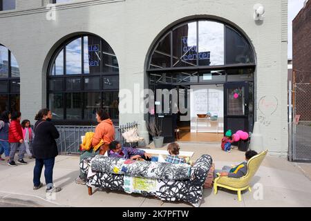 Textile Arts Center, 505 Carroll St, Brooklyn, NYC boutique photo d'un centre communautaire et éducatif pour les artistes du textile et de la fibre à Gowanus. Banque D'Images