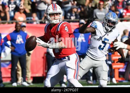 Foxborough, Massachusetts, États-Unis. 9th octobre 2022. Massachusetts, États-Unis; le quarterback des Patriots de la Nouvelle-Angleterre, Bailey Zappe (4), jette un col contre les Detroit Lions à Foxborough, Massachusetts. Eric Canha/CSM/Alamy Live News Banque D'Images