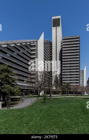 Vue sur l'ancien complexe d'appartements du village olympique de Montréal, Québec, Canada Banque D'Images