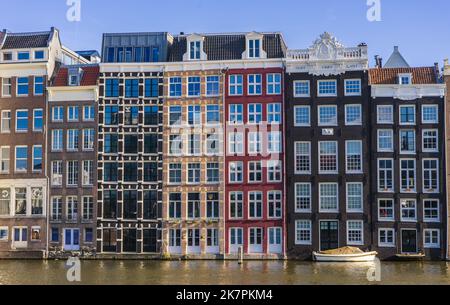 Bâtiments en front de mer à Amsterdam, pays-Bas Banque D'Images