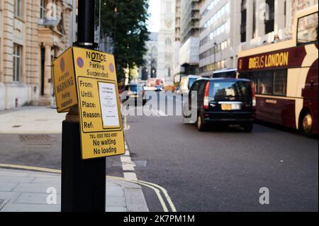 15 octobre 2022 - Londonuk : panneau de suspension de stationnement à westminster london Banque D'Images