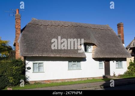 Cottage de chaume la rue High Roding les Rodages Dunmow Essex Banque D'Images