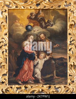 LUZERN, SUISSE - JUNY 24, 2022: La douleur de la Sainte famille dans le Jesuitenkirche par un artiste inconnu. Banque D'Images