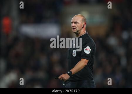 West Bromwich, Royaume-Uni. 18th octobre 2022. Arbitre Robert Madley pendant le match de championnat de Sky Bet West Bromwich Albion vs Bristol City aux Hawthorns, West Bromwich, Royaume-Uni, 18th octobre 2022 (photo de Gareth Evans/News Images) à West Bromwich, Royaume-Uni le 10/18/2022. (Photo de Gareth Evans/News Images/Sipa USA) Credit: SIPA USA/Alay Live News Banque D'Images