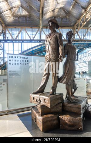 Le National Windrush Monument à London Waterloo Station, Waterloo, London Borough of Lambeth, Greater London, Angleterre, Royaume-Uni Banque D'Images