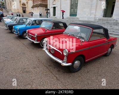 Pietrasanta rallye de voitures historiques Autobianchi Bianchina , minicar produit par le constructeur automobile italien Autobianchi, basé sur la Fiat 500 Banque D'Images