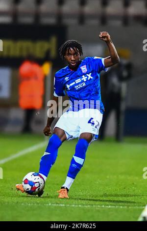 Cambridge, Royaume-Uni. 18th octobre 2022Tawanda Chirewa (42 Ipswich Town) lors du match de Trophée de l'EFL entre Cambridge United et Ipswich Town au stade R Cotings Abbey Stadium, Cambridge, le mardi 18th octobre 2022. (Crédit : Kevin Hodgson | ACTUALITÉS MI) crédit : ACTUALITÉS MI et sport /Actualités Alay Live Banque D'Images