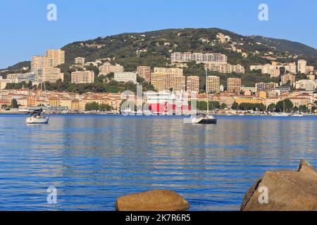 Le ferry Paglia Orba (1994) de Corsica Linea amarré dans le port d'Ajaccio (Corse-du-Sud), France Banque D'Images