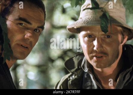 Burt Reynolds & Jon Voight film: Délivrance (USA 1972) personnages: Lewis, Ed Directeur: John Boorman 30 juillet 1972 **AVERTISSEMENT** cette photographie est destinée à un usage éditorial seulement et est le copyright de WARNER BROS. Et/ou le photographe désigné par la Société de film ou de production et ne peut être reproduit que par des publications en conjonction avec la promotion du film ci-dessus. Crédit obligatoire pour WARNER BROS. est obligatoire. Le photographe doit également être crédité lorsqu'il est connu. Aucune utilisation commerciale ne peut être accordée sans l'autorisation écrite de la Société du film. Banque D'Images