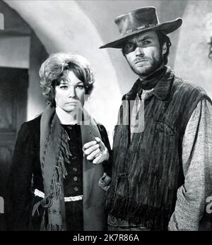 Shirley Maclaine & Clint Eastwood film: Two Mules for Sister Sara (USA/MEX 1970) personnages: Sara, Hogan Director: Don Siegel 13 mars 1970 **AVERTISSEMENT** cette photographie est destinée à un usage éditorial exclusif et est le droit d'auteur de LA SOCIÉTÉ MALPASO et/ou du photographe assigné par la Société de film ou de production et ne peut être reproduite que par des publications dans le cadre de la promotion du film ci-dessus. Un crédit obligatoire pour LA SOCIÉTÉ MAPASO est requis. Le photographe doit également être crédité lorsqu'il est connu. Aucune utilisation commerciale ne peut être accordée sans l'autorisation écrite de la Société du film. Banque D'Images