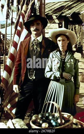 Geraldine Chaplin film: Buffalo Bill et les Indiens & ou assis Bull'S History Lesson (USA 1976) personnages: The Sure Shot / <a href=  Director:  Robert Altman 24 juin 1976 **AVERTISSEMENT** cette photographie est à usage éditorial exclusif et est le droit d'auteur des ARTISTES UNIS et/ou du photographe assigné par la Société de film ou de production et ne peut être reproduite que par des publications dans le cadre de la promotion du film ci-dessus. Un crédit obligatoire pour LES ARTISTES UNIS est requis. Le photographe doit également être crédité lorsqu'il est connu. Aucune utilisation commerciale ne peut être accordée sans l'autorisation écrite de t Banque D'Images