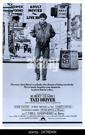 Robert de Niro Poster film: Chauffeur de taxi (USA 1976) personnages: Travis Bickle Directeur: Martin Scorsese 07 février 1976 **AVERTISSEMENT** cette photographie est destinée à un usage éditorial exclusif et est protégée par les droits d'auteur de COLUMBIA PICTURES et/ou du photographe attribué par la Société de film ou de production et ne peut être reproduite que par des publications en conjonction avec la promotion du film ci-dessus. Un crédit obligatoire pour LES PHOTOS DE COLUMBIA est requis. Le photographe doit également être crédité lorsqu'il est connu. Aucune utilisation commerciale ne peut être accordée sans l'autorisation écrite de la Société du film. Banque D'Images