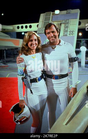 Erin Grey & Gil Gerard Television: Buck Rogers dans le 25th siècle (TV-série) personnages: Col. Wilma Deering, Capt. William USA 1979-1981, 20 septembre 1979 **AVERTISSEMENT** cette photographie est destinée à un usage éditorial exclusif et est le droit d'auteur d'UNIVERSAL et/ou du photographe attribué par la Société de film ou de production et ne peut être reproduite que par des publications en conjonction avec la promotion du film ci-dessus. Un crédit obligatoire pour UNIVERSEL est requis. Le photographe doit également être crédité lorsqu'il est connu. Aucune utilisation commerciale ne peut être accordée sans l'autorisation écrite de la Société du film. Banque D'Images