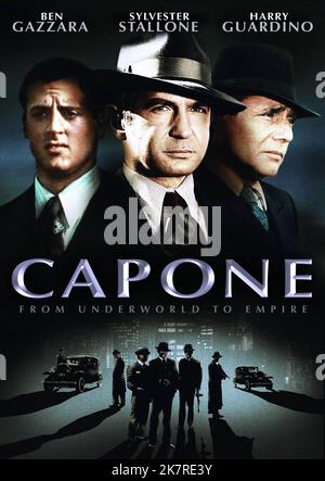 Sylvester Stallone, Ben Gazzara et Harry Guinardino Poster film: Capone (1975) personnages: Frank Nitti, Al Capone, Johnny Torrio Directeur: Steve Carver 16 avril 1975 **AVERTISSEMENT** cette photographie est à usage éditorial exclusif et est le droit d'auteur de 20th CENTURY FOX et/ou le photographe assigné par la Société de film ou de production et ne peut être reproduite que par des publications dans le cadre de la promotion du film ci-dessus. Un crédit obligatoire à 20th CENTURY FOX est requis. Le photographe doit également être crédité lorsqu'il est connu. Aucune utilisation commerciale ne peut être accordée sans l'autorisation écrite du fil Banque D'Images