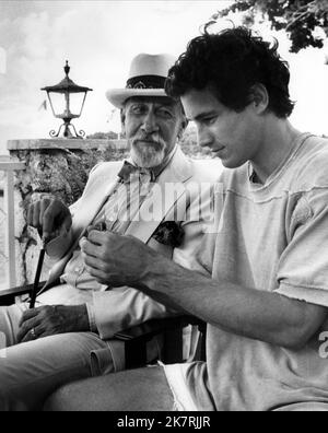 Jose Ferrer & Michael Ontkean film Tales of the Unexpected ; The Man from the South (1976) 28 mars 1979 **AVERTISSEMENT** cette photographie est réservée à un usage éditorial et est protégée par les droits d'auteur de ANG et/ou du photographe désigné par le film ou la société de production et ne peut être reproduite que par des publications en liaison avec la promotion du film ci-dessus. Un crédit obligatoire à ANG est requis. Le photographe doit également être crédité lorsqu'il est connu. Aucune utilisation commerciale ne peut être accordée sans autorisation écrite de The film Company. Banque D'Images