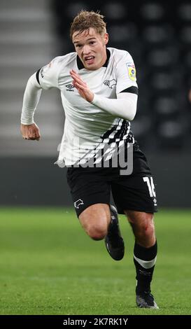 Derby, Angleterre, 18th octobre 2022. Liam Thompson du comté de Derby pendant le match de Trophée Papa Johns au Pride Park Stadium, Derby. Le crédit photo doit être lu : Darren Staples / Sportimage Banque D'Images