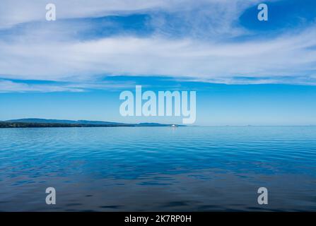 Car Ferry sur la route d'Essex à Charlotte en traversant très calme le lac Champlain Banque D'Images