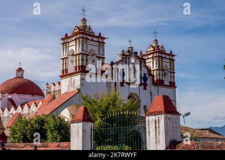 L'église Preciosa Sangre de Cristo à Teotitlan del Valle, une petite ville de la région de Valles Centrales près d'Oaxaca, au sud du Mexique, est le principal chu Banque D'Images