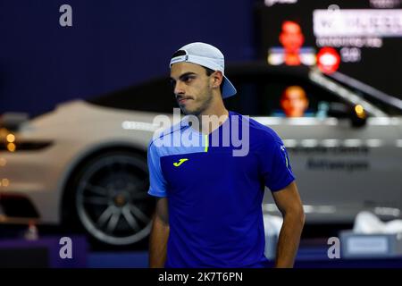 L'Argentin Francisco Cerundolo a été photographié lors du premier tour masculin entre Swiss Huesler et l'Argentin Cerundolo au tournoi européen Open de tennis ATP, à Anvers, le mardi 18 octobre 2022. BELGA PHOTO DAVID PINTENS Banque D'Images