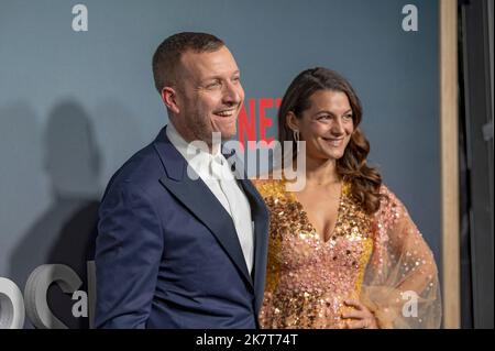 NEW YORK, NEW YORK - OCTOBRE 18 : Tobias Lindholm (L) assiste à la projection de Netflix « The Good Nurse » à New York au Paris Theatre sur 18 octobre 2022 à New York. Crédit : Ron Adar/Alay Live News Banque D'Images