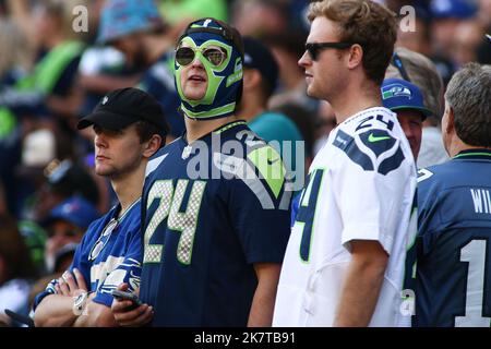 Seattle, WA, États-Unis. 16th octobre 2022. Un fan des Seahawks lors d'un match de football NFL à Seattle, WA. Sean Brown/CSM/Alamy Live News Banque D'Images