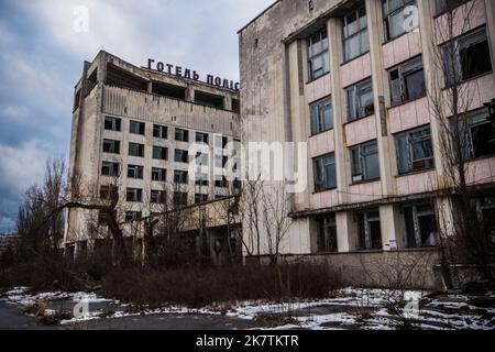 Ruines de l'hôtel Polissya à Pripyat près de Tchernobyl, Ukraine Banque D'Images