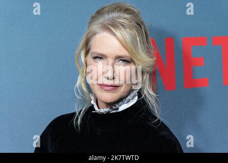 New York, États-Unis. 18th octobre 2022. Amy Loughren assiste à la première Netflix de Good Nurse au Paris Theatre (photo de Lev Radin/Pacific Press) Credit: Pacific Press Media production Corp./Alay Live News Banque D'Images