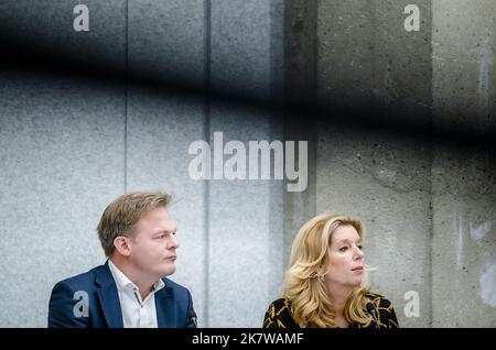 2022-10-19 13:10:44 LA HAYE - Pieter Omtzigt (Groep Omtzigt) et Liane den Haag (Groep den Haan) avant le débat à la Chambre des représentants sur la nouvelle loi sur les pensions. ANP BART MAAT pays-bas hors - belgique hors Banque D'Images