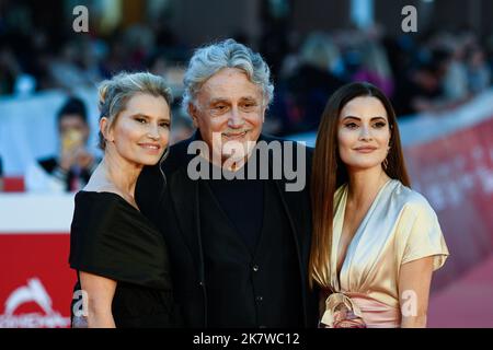 ROME, ITALIE - OCTOBRE 18 : Nicole Moscariello, Andrea Roncato et Giulia Elettra Gorietti assistent à la séance photo de 'la Californie' pendant le ROM 17th Banque D'Images