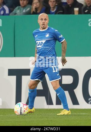 Sinsheim, Allemagne. 18th octobre 2022. 18 octobre 2022, stade PreZero, Sinsheim, GER, DFB-Pokal, TSG Hoffenheim contre FC Schalke 04, dans la photo Angelino (Hoffenheim) crédit: dpa/Alay Live News Banque D'Images