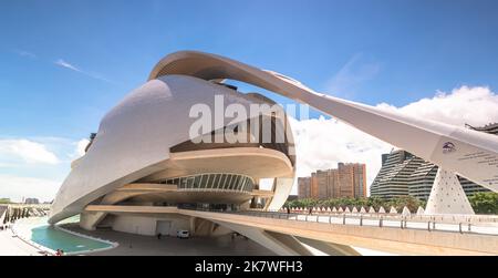 Valence, Espagne - 29 avril 2019 : vue sur la Cité des Arts et des Sciences de Valence créée par l'architecte Santiago Calatrava. Complexe culturel de Valence. Banque D'Images