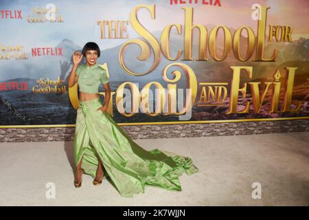 LOS ANGELES, CA - OCTOBRE 18 : Kerry Washington assiste à la première de Netflix 'The School for Good and Evil' au Regency Village Theatre le mois d'octobre Banque D'Images