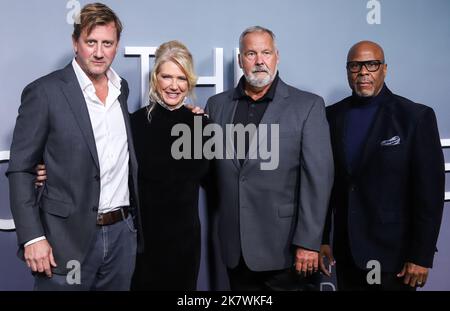 New York, États-Unis. 18th octobre 2022. MANHATTAN, NEW YORK CITY, NEW YORK, États-Unis - OCTOBRE 18 : Charles Graeber, Amy Loughren, Timothy Braun et Daniel Baldwin arrivent au New York Special screening of Netflix's 'The Good Nurse', qui s'est tenu au Paris Theatre on 18 octobre 2022 à Manhattan, New York, New York, États-Unis. (Photo de Jordan Hinton/image Press Agency) Credit: Image Press Agency/Alay Live News Banque D'Images