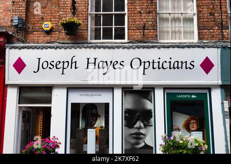 Shrewsbury, Royaume-Uni- 14 juillet 2022: Joseph Hayes Opticiens à Shrewsbury, Engalnd. Banque D'Images