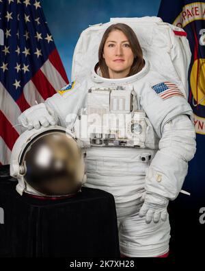 L'astronaute Christina Koch Portrait officiel de l'UEM. Portrait officiel de l'astronaute de la NASA Christina Koch. Banque D'Images