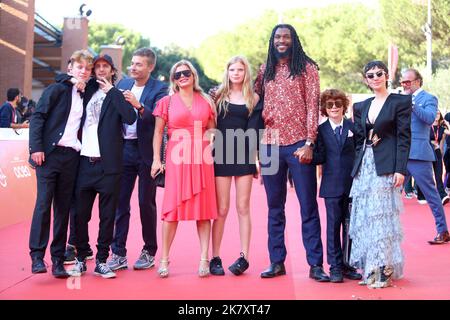 Rome, Italie. 18th octobre 2022. Casting de 'SDoms of Love' pose pendant le photocall à l'ouverture du Festival du film de Rome à l'Auditorium Parco della Musica. Crédit : SOPA Images Limited/Alamy Live News Banque D'Images