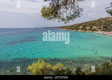 Akti Koviou plage sur la péninsule de Sithonia, Chalkidiki, Grèce. Vacances d'été voyage vacances concept de fond. Banque D'Images