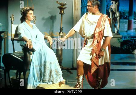 Jean Simmons & Laurence Olivier film: Spartacus (USA 1960) personnages: Varinia, Marcus Licinius Crassus / Literaturverfilmung (basé sur le livre de Howard Fast) Directeur: Stanley Kubrick 06 octobre 1960 **AVERTISSEMENT** cette photographie est destinée à un usage éditorial exclusif et est protégée par les droits d'auteur des PRODUCTIONS DE BRYNA et/ou du photographe attribué par la Société de film ou de production et ne peut être reproduite que par des publications dans le cadre de la promotion du film ci-dessus. Un crédit obligatoire pour LES PRODUCTIONS DE BRYNA est requis. Le photographe doit également être crédité lorsqu'il est connu. Aucune utilisation commerciale ne peut être gran Banque D'Images