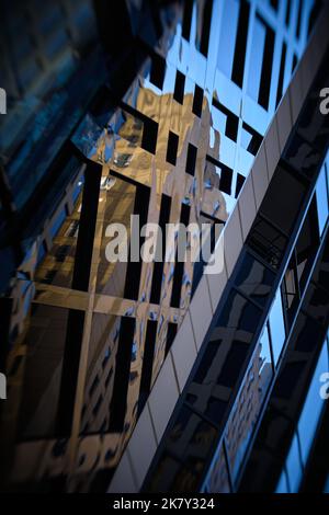 Gros plan d'un élément architectural créant une image abstraite qui peut être utilisée comme arrière-plan Banque D'Images