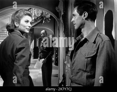 Suzy Parker, Harry Andrews & Bradford Dillman film: A Circle of Deception (1962) personnages: Lucy Bowen,Capt Rawson et Paul Raine Directeur : Jack Lee 01 novembre 1960 **AVERTISSEMENT** cette photographie est destinée à un usage éditorial exclusif et est le droit d'auteur de 20 CENTURY FOX et/ou le photographe assigné par la Société de film ou de production et ne peut être reproduite que par des publications dans le cadre de la promotion du film ci-dessus. Un crédit obligatoire à 20 CENTURY FOX est requis. Le photographe doit également être crédité lorsqu'il est connu. Aucune utilisation commerciale ne peut être accordée sans l'autorisation écrite du film Banque D'Images